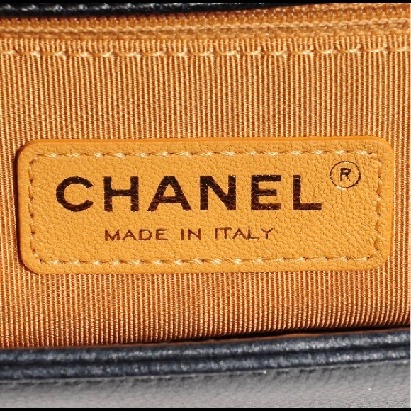 ❌SOLD❌AUNTHENTIC CHANEL Boy sz New Medium - Picture 2 of 5